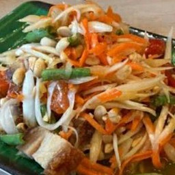 ตำหมูกรอบ