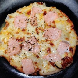 พิซซ่าซ็อสคาโบนาร่าปลาแซลมอนขนาด 6นิ้ว 4ชิ้น