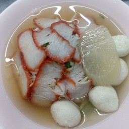 เส้นเล็กลูกช้ินหมูแดงน้ำใส