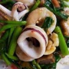 ผัดผักบุ้ง ปลาหมึก