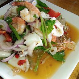 ยำวุ้นเส้นทะเล