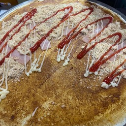 เครปพริกเผาหมูหยองแฮมไก่