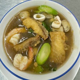 เส้นหมี่ราดหน้าทะเล
