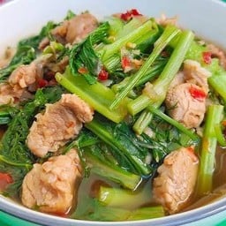 พะเพื่อนลาบแซ่บ