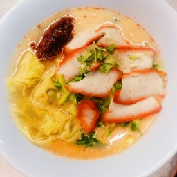 บะหมี่เกี๊ยวต้มยำ