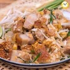 ผัดไท หมูกรอบ