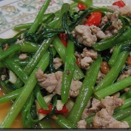 ข้าวผัดผักบุ้งหมูสับ