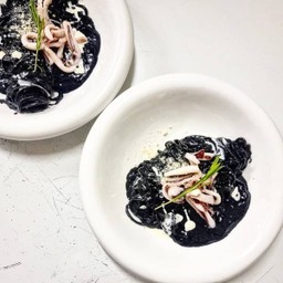 พาสต้าหมึกดำ