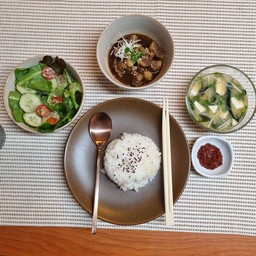 ข้าวเนื้อตุ๋นซุปปลาแห้ง