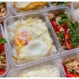 กระเพราหมูสับ+ไข่ดาว10กล่อง