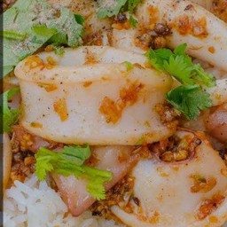 ข้าวหมึกกระเทียม