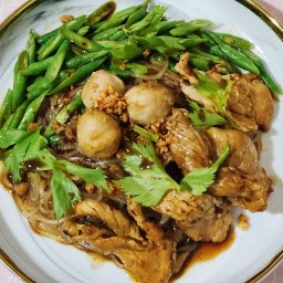 ก๋วยเตี๋ยวคลุกโบราณ - ครัวทีเจ