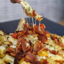 เบคอนชีสฟรายส์