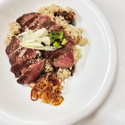 ข้าวหน้าเนื้อสันในย่าง