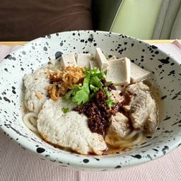 ลูกชิ้นทอด น้ำจิ้มรสเด็ด (สูตรคุณยาย)