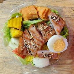 สลัดผักแฮมไก่ย่าง