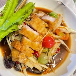 ตำปูปลาร้าหมูกรอบ