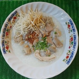 โจ๊กหมูบะช่อเครื่องใน