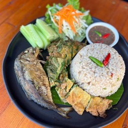 ข้าวผัดน้ำพริกปลาทู