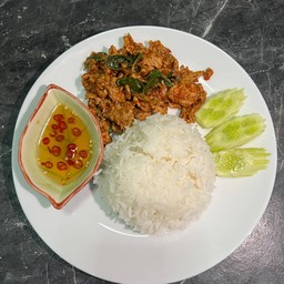 กะเพรา ไข่ข้น