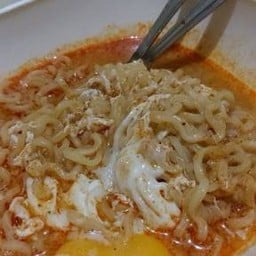 ต้มมาม่าใส่ไข่หมูสับ (มาม่า 2 ห่อ)