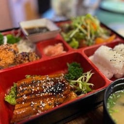 🍱 เบนโตะปลาไหล (อูนางิ) + ซุปมิโซะ