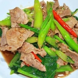 ข้าวคะน้าหมูชิ้น