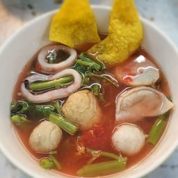 ก๋วยเตี๋ยวลูกชิ้นปลาเยาวราช