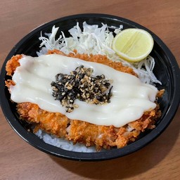 ข้าวไก่กรอบซอสมะนาว