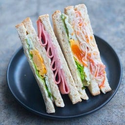 แซนวิชคุณนาย ตลาดเบร์ดครองถมเจดีหัก