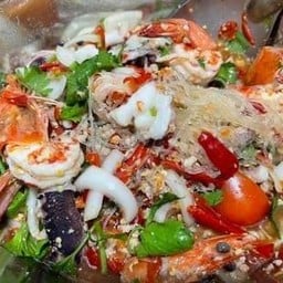 ตามสั่งยำแซ่บเเม่พลอย