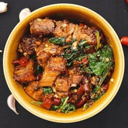 กระเพราหมูกรอบ (เป็นกับ)