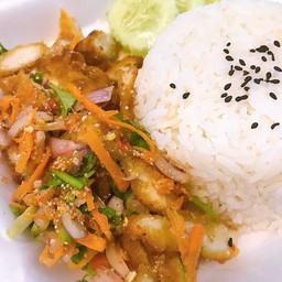 ข้าวยำไก่แซ่บ