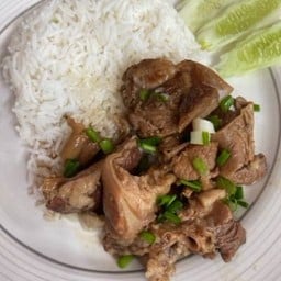 ข้าวหน้าหมูตุ๋น
