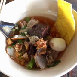 ก๋วยเตี๋ยวหมูบ้านบึง หลานม่า (หน้าวัดพงษ์) พนมสารคาม