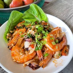 กุ้งหมึก คั่วพริกเกลือ (กับข้าว)