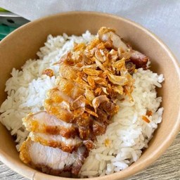 ข้าวหมูกรอบทอด กระเทียม