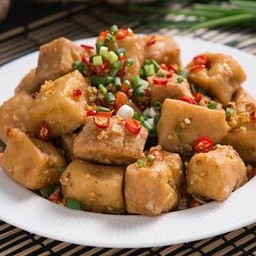 ผัดพริกเกลือเต้าหู้กรอบ (มังสวิรัติ)