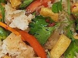 ยำเห็ดหิมะเต้าหู้กรอบ (มังสวิรัติ)