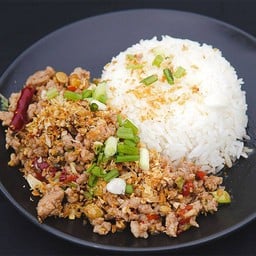ข้าวหมูสับคั่วพริกเกลือ