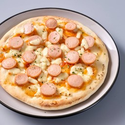 Pizza ใส้กรอกชีส แป้งกรอบ