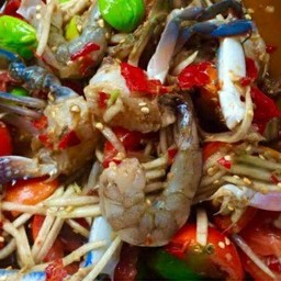 ตำปูม้ากุ้งสด