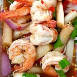 ยำไหลบัวกุ้งสุก