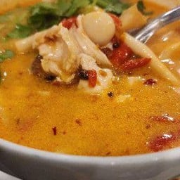 ต้มยำไก่น้ำข้น