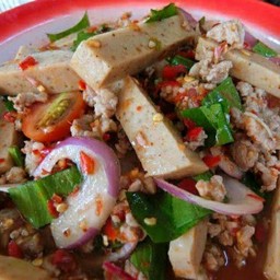ยำเหลาหมูสับหมูยอ