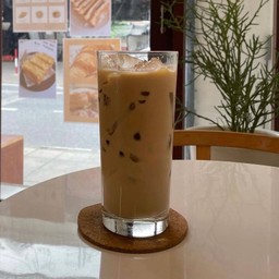 Esyen(Thai-style Latte กาแฟไทยหวานมัน)