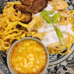 ข้าวซอยผัดคั่วแห้ง