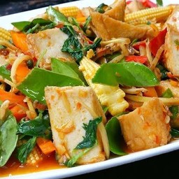 ผัดเผ็ดเต้าหู้กรอบ (มังสวิรัติ)