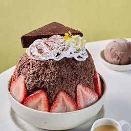 Bingsu ดาร์กช็อกชีสสตอเบอรี่