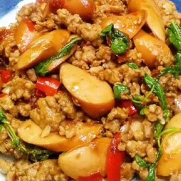 ข้าวกะเพราไส้กรอก+หมูสับ